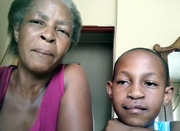 Siyabonga and his mom<br />
